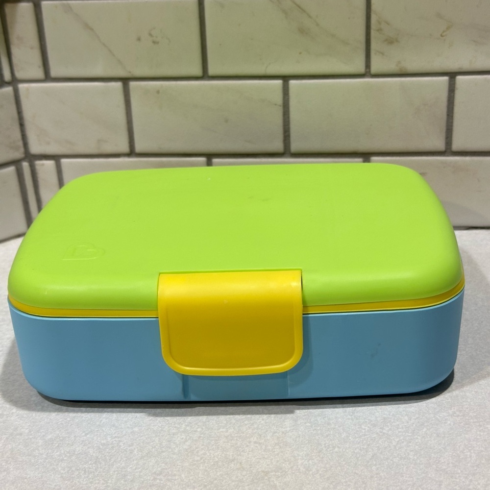 Munchkin Bento Box w/ Utensils Multi Divider Toddler Lunch Box Snack Box Green